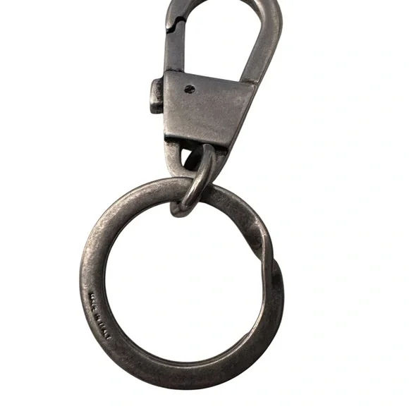 Gucci Metallic Silver Keyring Keychain - Picture 2 of 4